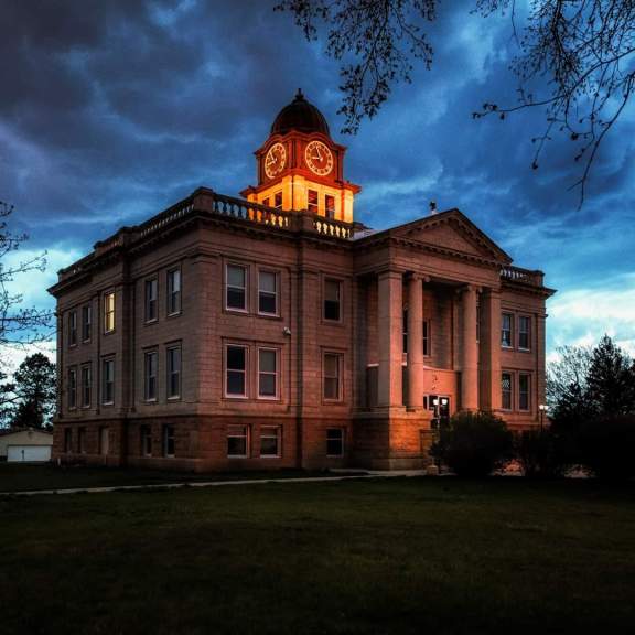 Sullt County Courthouse